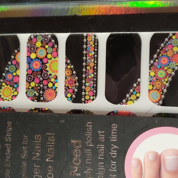 Nail Stickers lot of 3 Leopard Print Flowers with Gems and Roses with Black tip - Picture 3 of 6